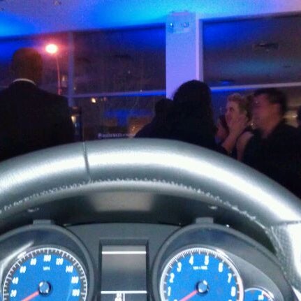 Foto tomada en Maserati of Manhattan  por deb k. el 4/3/2013