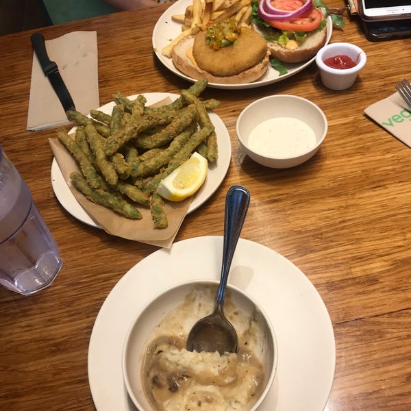 Full veggie/vegan menu so lots of choice! Great spot for lunch as quick service and they offer small plates. Food was yummy, recommend the fried green beans to share and the mash & gravy as a side!