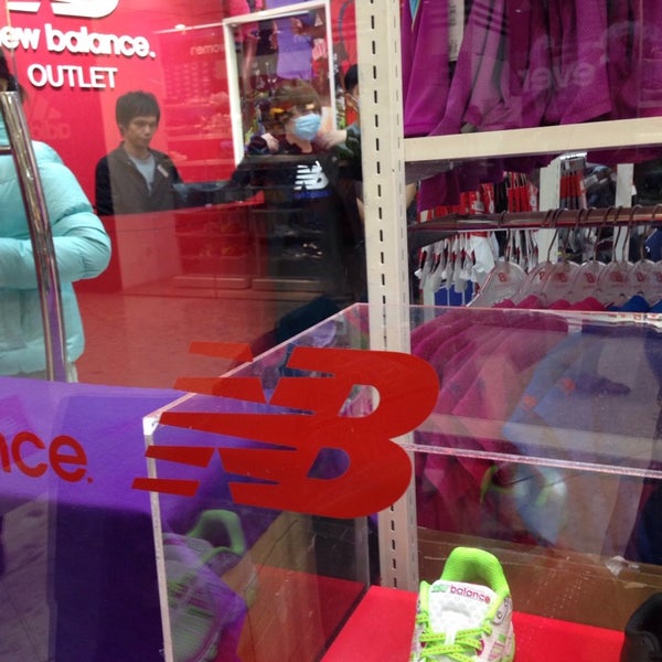 new balance outlet smith st