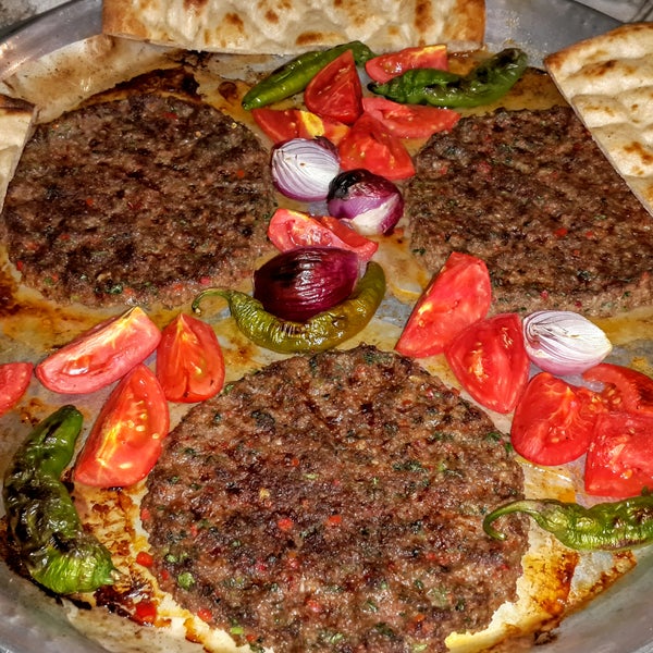 Foto scattata a Pöç Kasap ve Restaurant da Pöç Kasap ve Restaurant il 10/24/2016
