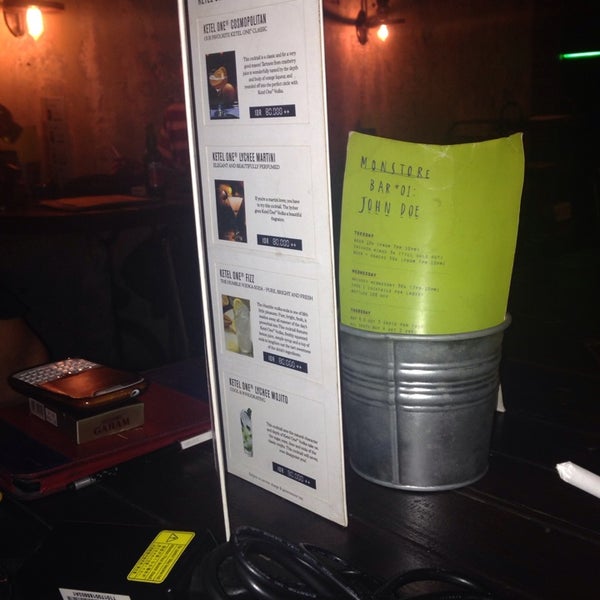 3/20/2014にDharmayanti p.がMonstore Bar #01: JOHN DOEで撮った写真