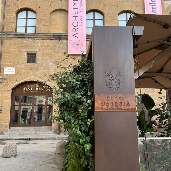 Фотографии на Gucci Garden - Centro - 6 подсказки(-ок) от Посетителей: 630