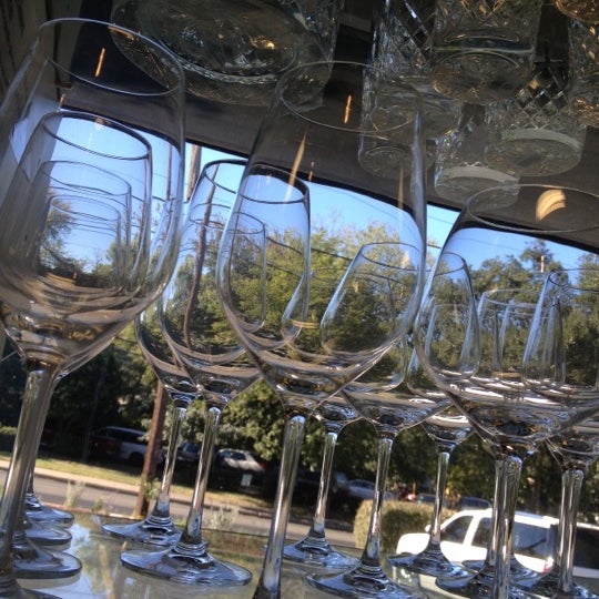 Photo prise au Breed &amp; Company par Texas Hill Country Wineries le11/1/2012
