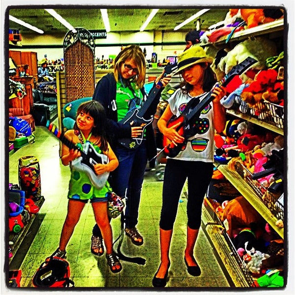 Texas Thrift Store & Arms of Hope Donation Center Thrift / Vintage