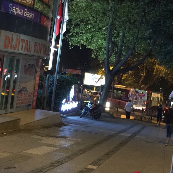 Das Foto wurde bei Beşiktaş Meydanı von Saleh am 9/21/2015 aufgenommen