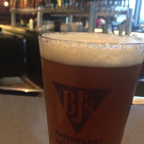 Photo taken at BJ&#39;s Restaurant &amp; Brewhouse by Joe S. on 3/15/2019