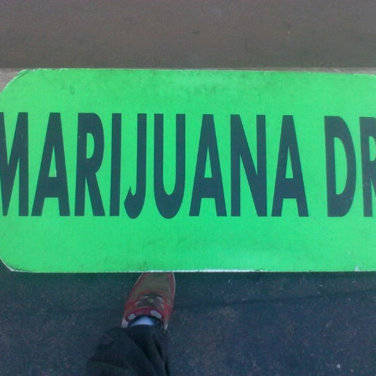 Das Foto wurde bei The Marijuana Doctor von Alex L. am 10/9/2012 aufgenommen