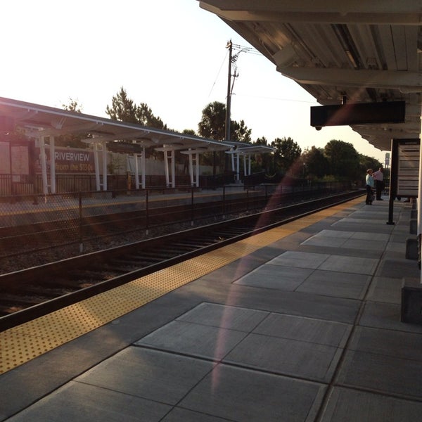 Foto diambil di SunRail Station Sanford oleh Kraig K. pada 5/27/2014