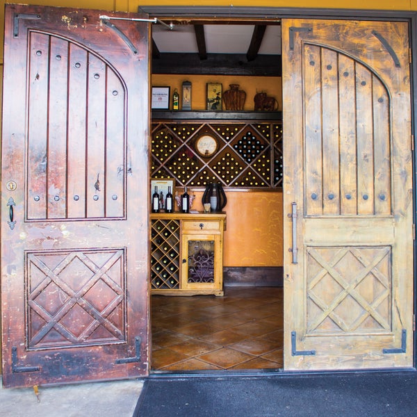 Das Foto wurde bei Rioja Restaurant von Rioja Restaurant am 8/5/2014 aufgenommen