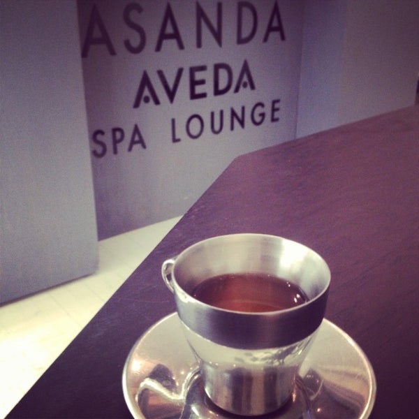 1/23/2014 tarihinde Aparna M.ziyaretçi tarafından Asanda Aveda Spa Lounge'de çekilen fotoğraf