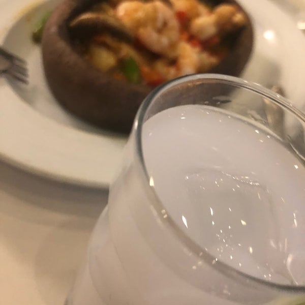 รูปภาพถ่ายที่ Beluga Fish Gourmet โดย Şafak เมื่อ 10/12/2019