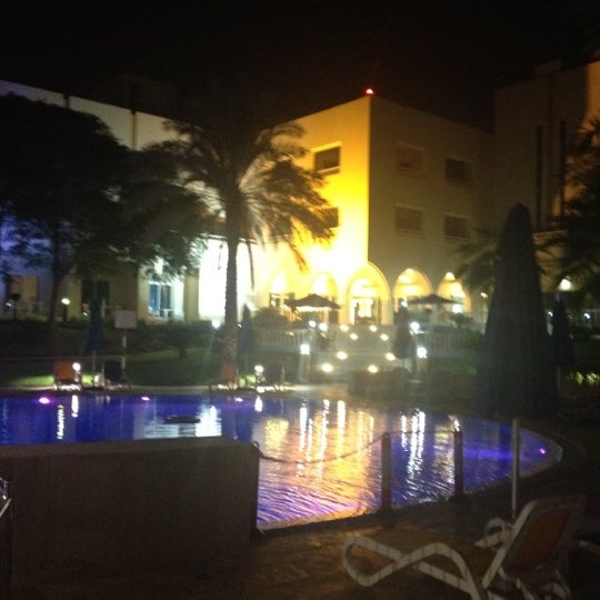 Foto tirada no(a) Mafraq Hotel Abu Dhabi por Ahmed S. em 10/22/2012