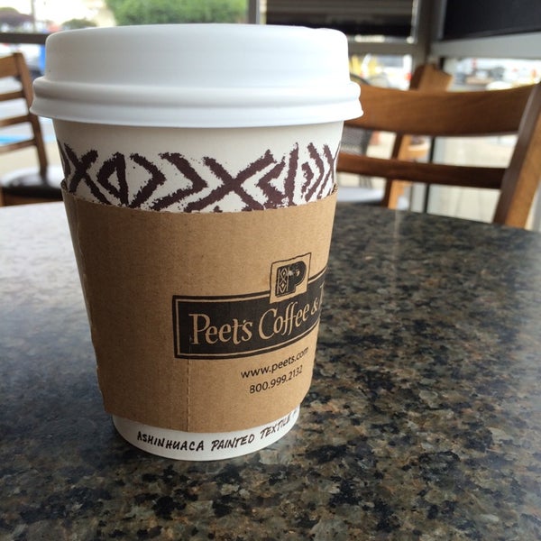 Снимок сделан в Peet&#39;s Coffee &amp; Tea пользователем Rex 5/30/2014