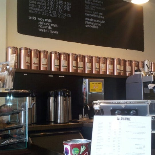 11/16/2012 tarihinde Hala A.ziyaretçi tarafından Kaldi Coffee'de çekilen fotoğraf