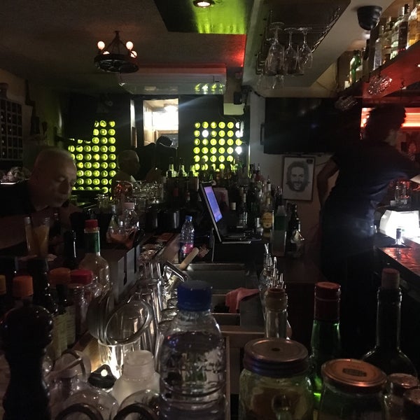 Foto tirada no(a) Bedivere Eatery &amp; Tavern por Gurkan em 11/19/2016