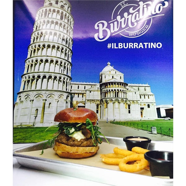7/28/2015에 Yamile M.님이 Mustard&#39;s Burger Shop &amp; Grill에서 찍은 사진