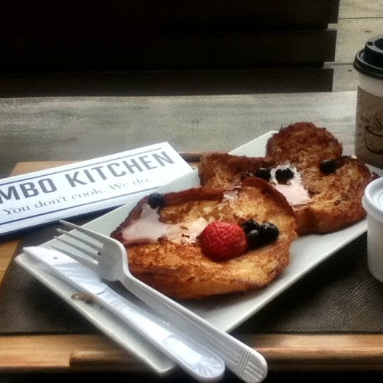 Photo taken at Dumbo Kitchen by Martha A. on 9/30/2012