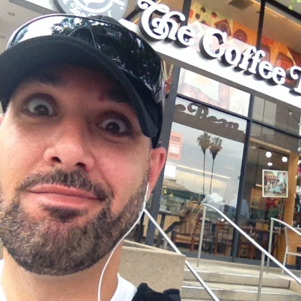 Photo taken at The Coffee Bean &amp; Tea Leaf by Just me P. on 4/24/2013