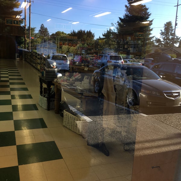 Browns Valley Market Grocery Store in Browns Valley