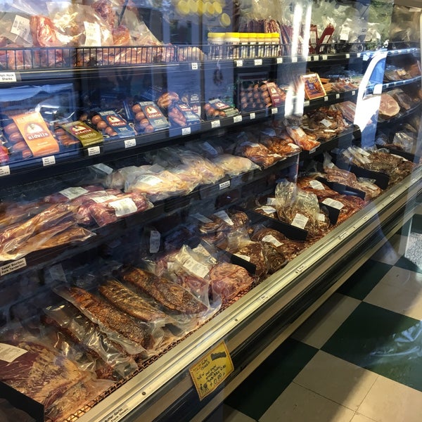 Browns Valley Market Grocery Store in Browns Valley