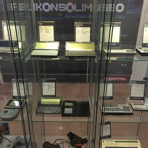 Снимок сделан в Helsinki Computer &amp; Game Console Museum пользователем Zhanna T. 12/4/2016