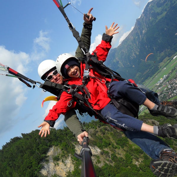 Das Foto wurde bei AlpinAir Paragliding Interlaken von AlpinAir Paragliding Interlaken am 2/5/2014 aufgenommen