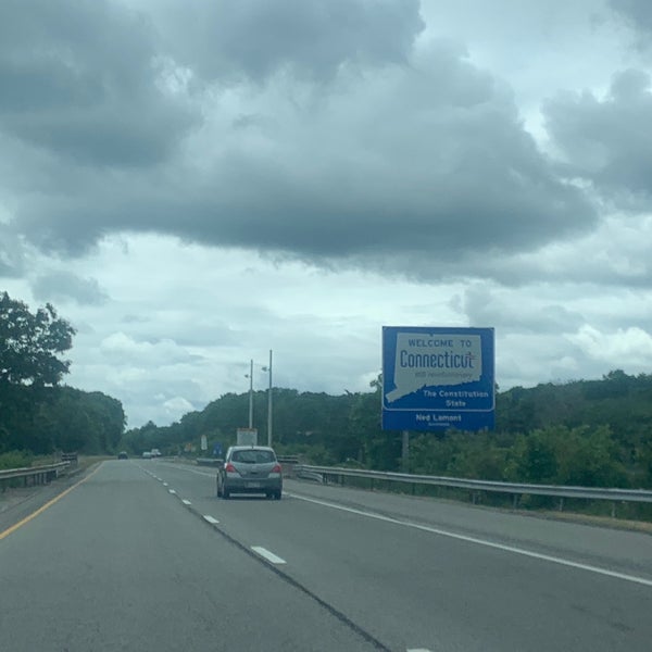 Connecticut / Rhode Island State Line 17 tips from 6456 visitors