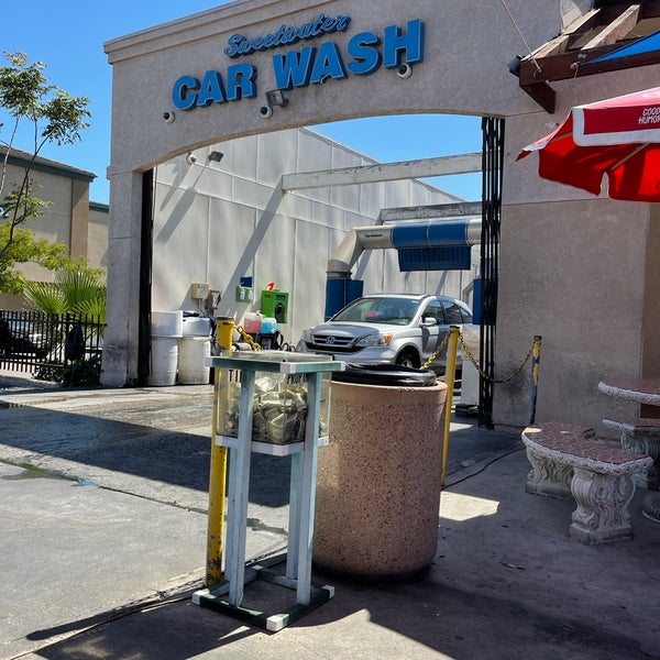 Sweetwater Car Wash San Diego'da Araba Yıkama ve Detay