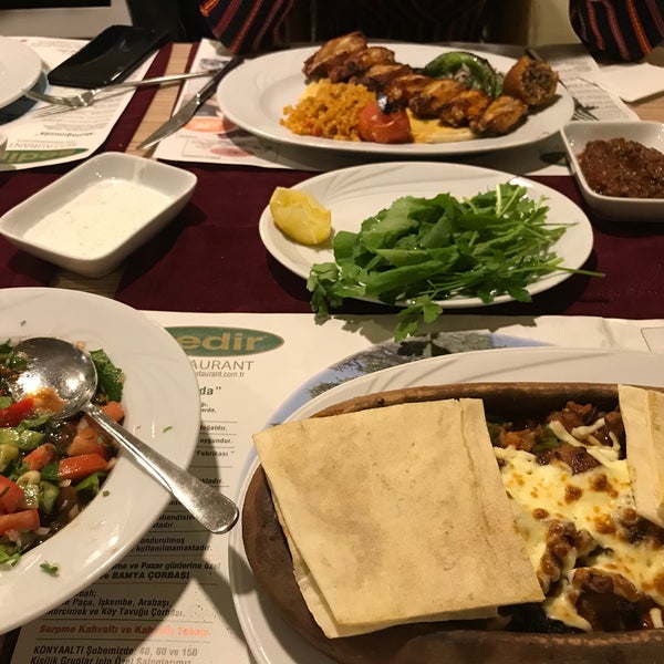 รูปภาพถ่ายที่ Sedir Restaurant โดย Erolcan G. เมื่อ 12/31/2019