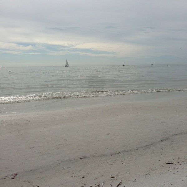 12/24/2012 tarihinde Brian D.ziyaretçi tarafından Gulfshore Grill'de çekilen fotoğraf