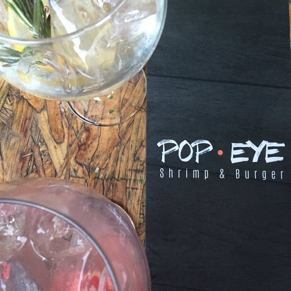 รูปภาพถ่ายที่ POP • EYE Shrimp &amp; Burger โดย Fernanda เมื่อ 12/4/2015