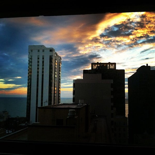 Photo taken at Hilton Chicago/Magnificent Mile Suites by Tedd H. on 10/2/2012