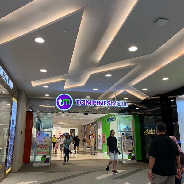 Das Foto wurde bei Tampines Mall von Annie A. am 7/13/2019 aufgenommen