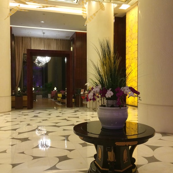 Photo taken at The Eton Hotel Shanghai (裕景大饭店) by Hi Y. on 7/22/2015