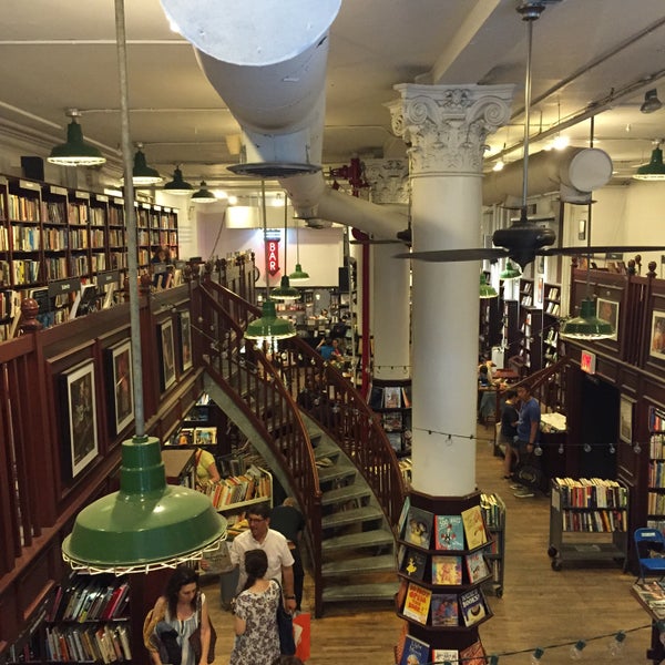 7/5/2015에 Shabeeb님이 Housing Works Bookstore Cafe에서 찍은 사진
