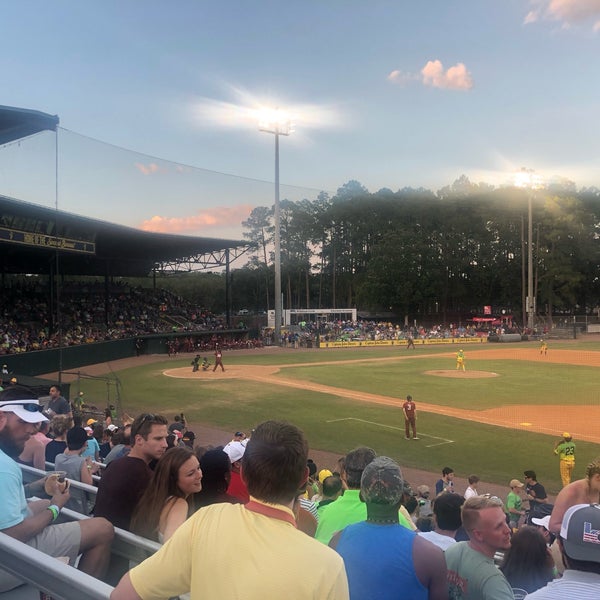 Foto tomada en Historic Grayson Stadium  por Susie L. el 5/31/2019