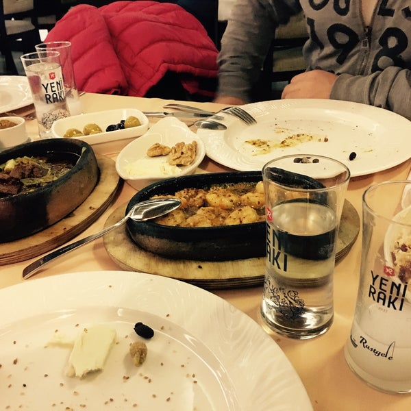 Foto diambil di Kazan Restaurant Lara oleh  Burak pada 12/10/2016