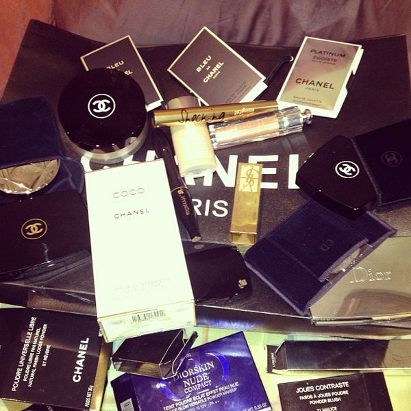 Золотое яблоко скидка 10 %. Магазин золотое яблоко в челябинске. Пакеты в золотом яблоке. Подарки от золотого яблока. Почему в золотом яблоке нет доставки.