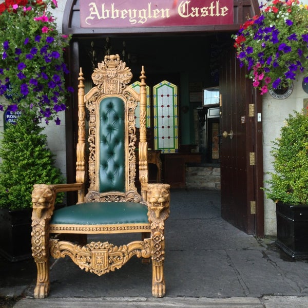Foto tirada no(a) Abbeyglen Castle Hotel por Linda L. em 8/7/2013