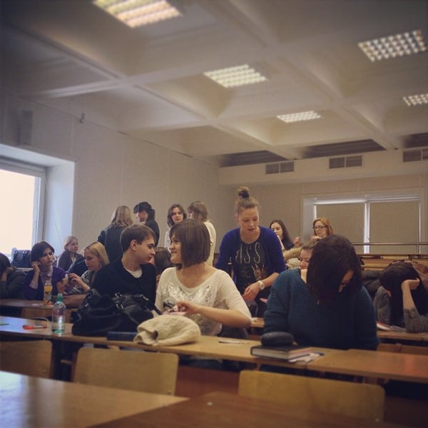 Персонаж кафедры журналистики. Мастер класс по журналистике. Екатеринбург университеты журналистика. Екатеринбург университеты журналистика. Урфу здание гуманитарного института.