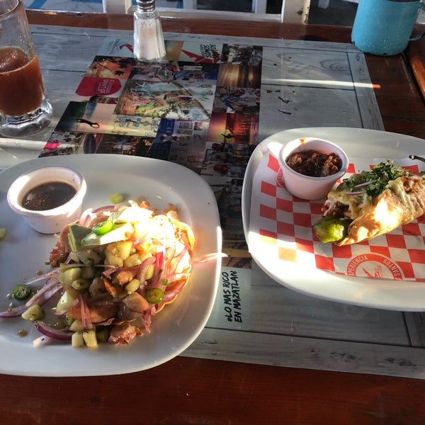 Das Foto wurde bei Todos Santos Mariscos Bar von Gerardo C. am 2/25/2019 aufgenommen