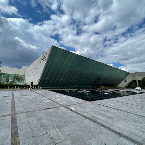รูปภาพถ่ายที่ Museo Universitario de Arte Contemporáneo (MUAC) โดย Malcolm A. เมื่อ 7/31/2022