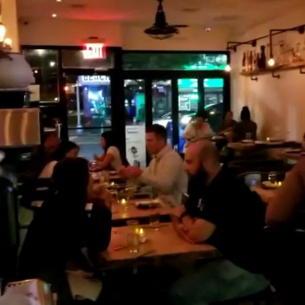 Foto diambil di Spanglish NYC Restaurant oleh Spanglish NYC R. pada 11/14/2019