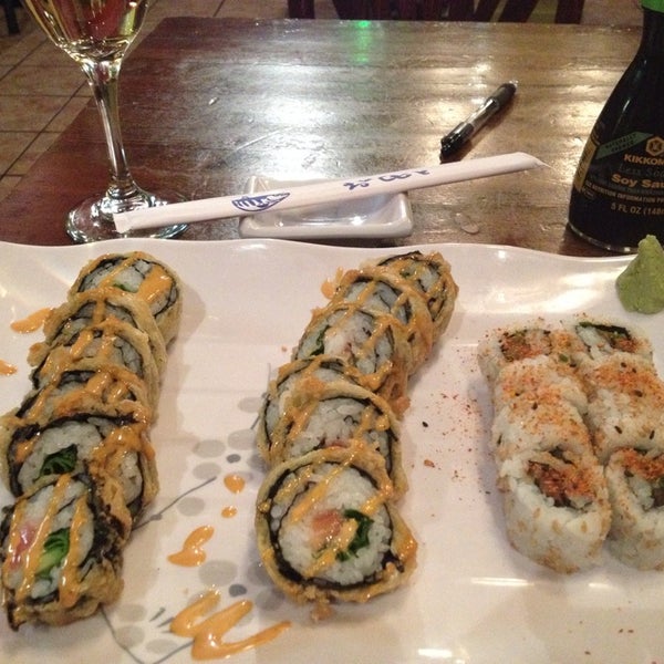 Das Foto wurde bei Blue Heron Restaurant &amp; Sushi Bar von Amy B. am 2/18/2014 aufgenommen