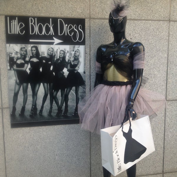 5/5/2013에 Metan님이 Little Black Dress에서 찍은 사진