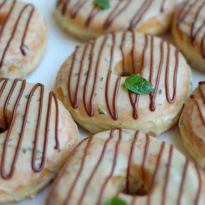 11/26/2014 tarihinde Glazed Gourmet Doughnutsziyaretçi tarafından Glazed Gourmet Doughnuts'de çekilen fotoğraf