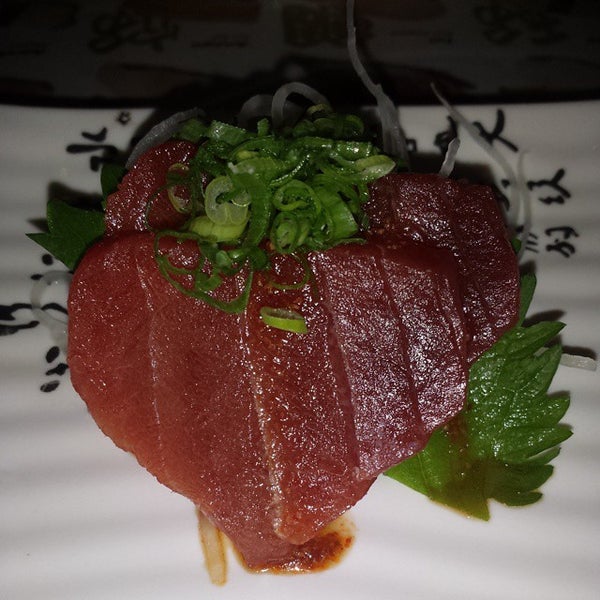 Снимок сделан в Yummy Grill &amp; Sushi пользователем LeAnne G. 9/18/2014