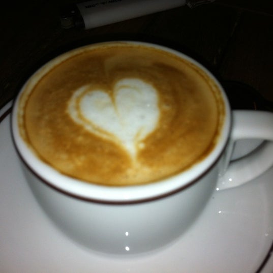 Photo taken at Gloria Jean&#39;s Coffees by Kurtuluş Esra on 12/4/2012