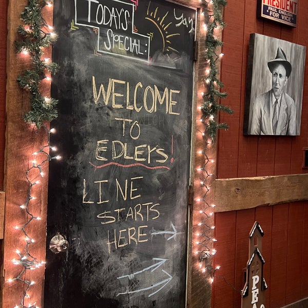12/29/2021 tarihinde Philip S.ziyaretçi tarafından Edley&#39;s Bar-B-Que'de çekilen fotoğraf