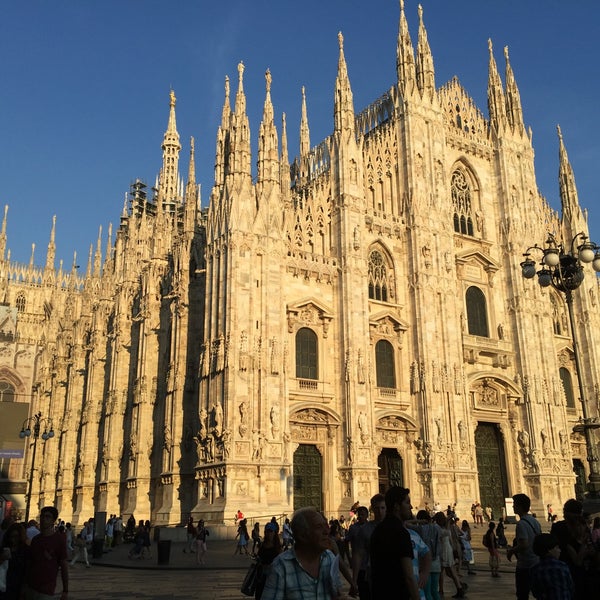 8/4/2015 tarihinde Yoonie K.ziyaretçi tarafından Duomo di Milano'de çekilen fotoğraf